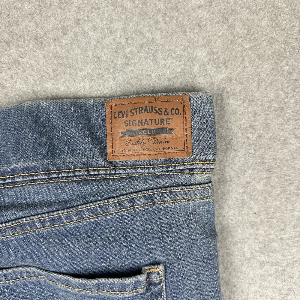 Levi Strauss Signature Gold Women's Totally Shaping Pull On Capri Size 14 - Picture 7 of 10